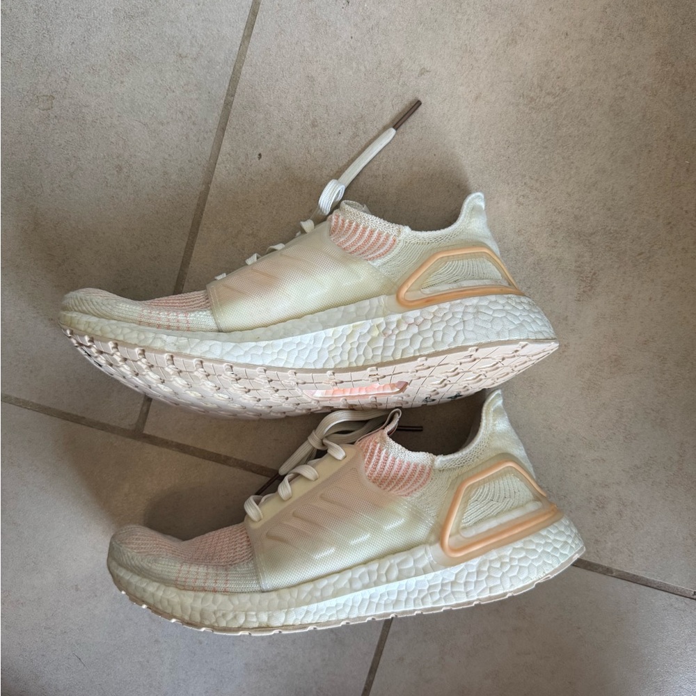 Adidas Women’s Ultraboost 19 Running Shoe Off White/Glow Orange F34073 Sz 10 - Picture 2 of 6